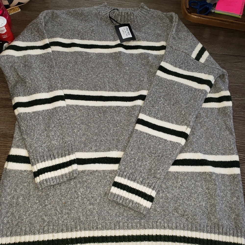 Sweater - Picture 3 of 3